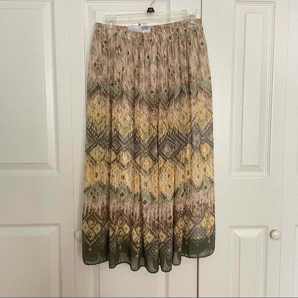 Alfred Dunner Pleated Geo Print Chiffon Skirt Size 14 - Picture 2 of 6